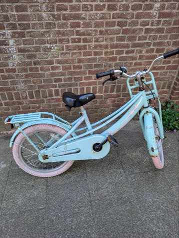 GRATIS op te halen: Fleurige meisjesfiets (5-7 jaar)