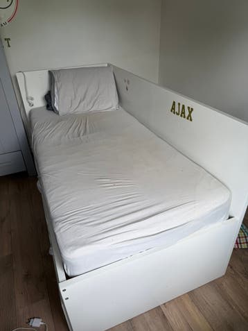 Bed van Ikea incl matras en 2e onderschuif bed