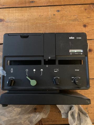 Braun diaprojector D300 + scherm en tafel