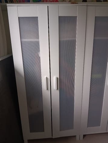 Witte hangkast ikea