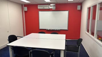 SMARTBoard met Hitachi CP-AW252WN beamer