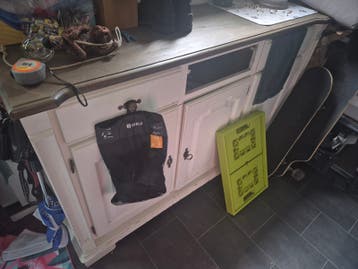 GRATIS Gebruikt dressoir met lades - aandacht nodig