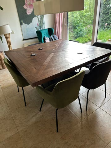 Grote eettafel GRATIS 150cmx150cm