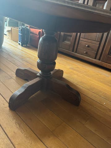 GRATIS Massieve houten achthoekige tafel