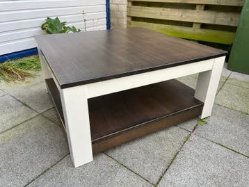 Stijlvolle salontafel met opbergruimte