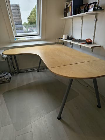 Galant ikea hoekbureau.