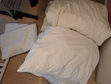 Gratis: 3 dekbedden - kussens - matrasbeschermer