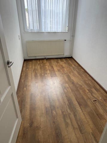 Laminate floor for free.