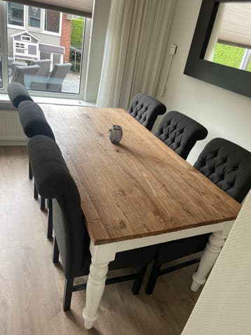 GRATIS massief houten eetkamertafel 200x100