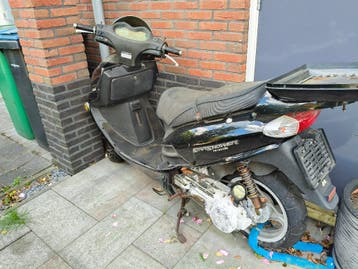 brommer -gratis ophalen - voor onderdelen