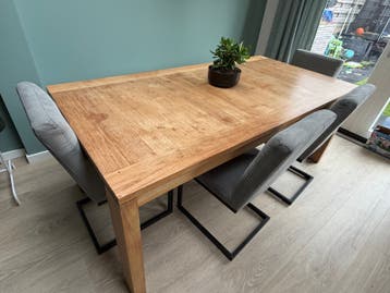 Stevige eettafel 1x2m gratis af te halen Reeshof