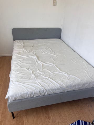 Bed ikea gratis