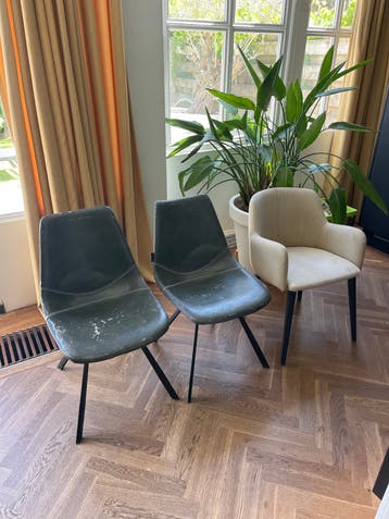 Set van 6 stoelen: 4 donkergroen, 2 beige