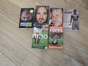 6 sportboeken: voetbal, tennis, zwemmen en meer. Mogen los