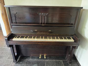 Antieke Piano met mooie klank, gratis af te halen