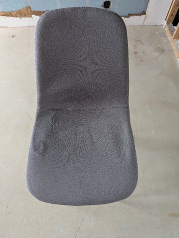 Stoelen - 3x grijs en 2x bruin
