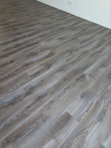 Gratis laminaat vloer - ruim 42 m2