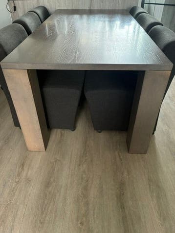Eiken eetkamertafel met 6 stoelen