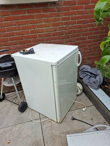 Gratis af te halen: Koelkast en diepvries (oud ijzer)
