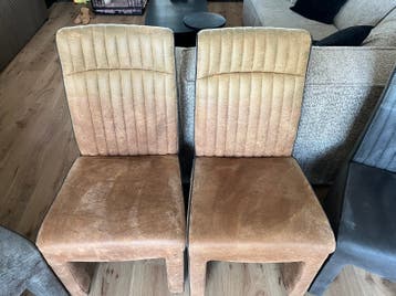 Gratis 4 stuks eetkamer stoelen in 2 kleuren