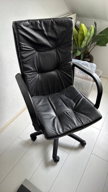 Bureaustoel zwart leer GRATIS