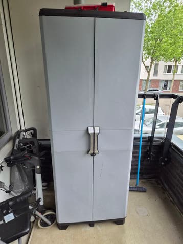 Plastic kast