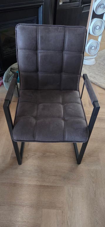 4 industriële Eetkamerstoelen GRATIS!