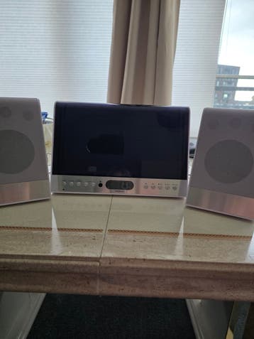 Audio Radio CD setje werk prima.  VOOR EEN DONATIE