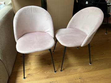 2 roze velvet eettafelstoelen