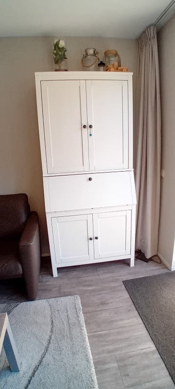 Witte secretaire kast met opbergruimte
