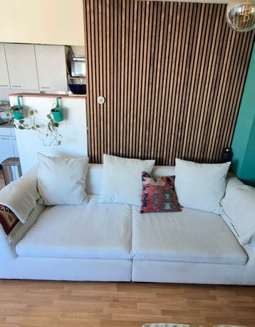 Gratis af te halen. Witte bank in Amsterdam Oud West.