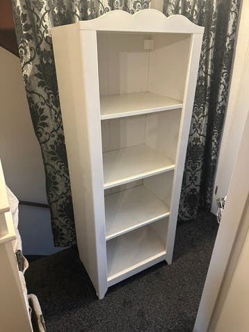 Gratis Leuke open kast voor meidenkamer en bureaustoel