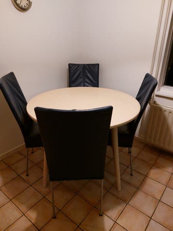 GRATIS OPHALEN 6 JUNI 4 Lederen eetkamerstoelen