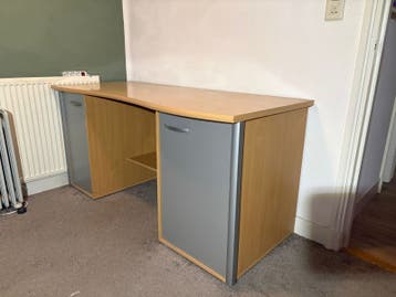 Eenvoudig bureau gratis