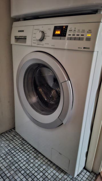 GRATIS AFHALEN: Siemens wasmachine  Zelf naar beneden tillen