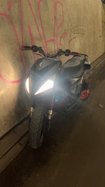 Alle soorten peugeot onderdelen  scooter 2 takt en 4 tskt