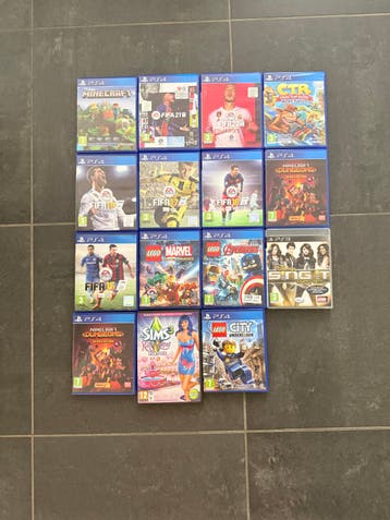 Playstation 4 console met twee controllers