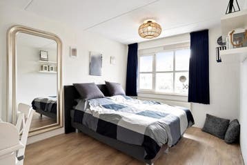 Gratis tweepersoonsbed (boxspring + matras + hoofdbord)