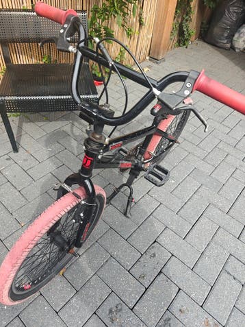 Magic BMX Fiets - Zwart met Roze Banden