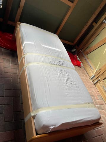 Eenpersoonsbed met matras - Zo goed als nieuw