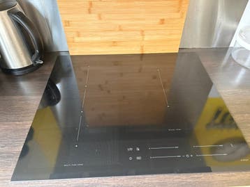 Gratis HÖGKLASSIG Inductiekookplaat, IKEA 700 zwart, 59 cm