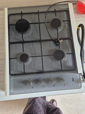 Gratis gasfornuis - 4 pitten, gebruikt
