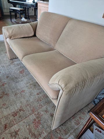 Comfortabele 2-zits bank, beige ribstof