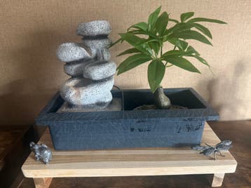 waterval met kunstgoudboompje (wordt mogelijk opgehaald)