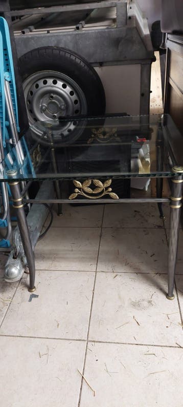 Glazen salon/bijzet tafel gratis
