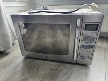 Grote magnetron met grill functie - gratis