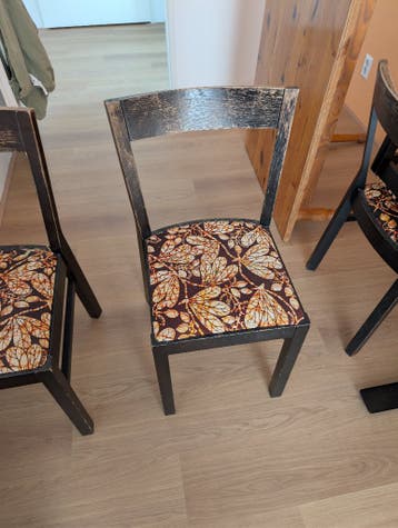 Gratis tafel en 4 stoelen
