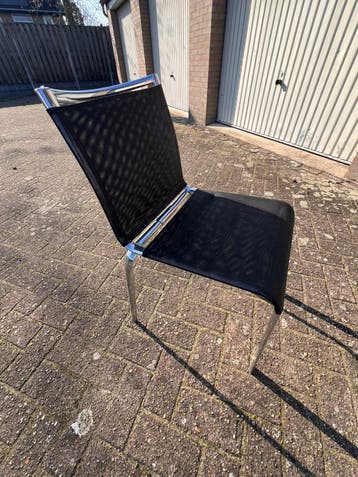Gratis 4 moderne stoelen