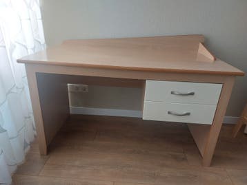 Praktisch bureau met lades - ideaal voor thuiswerkplek