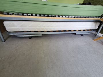 Onderschuifbed met lattenbodem en matras